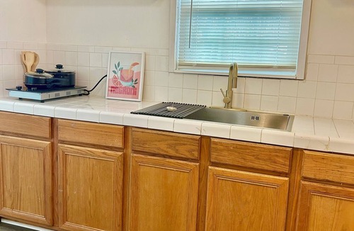 Northwest Los Angeles Heights House | Cozy 2-bedroom house in delightful San Antonio with AC