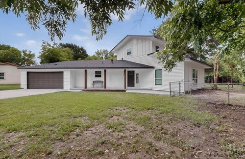 Greenville House | Cozy 2-bedroom house in tranquil Greenville with AC