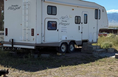 Carrizozo House | Cozy 2-bedroom RV in enchanting Carrizozo with AC on 5.5 acres!
