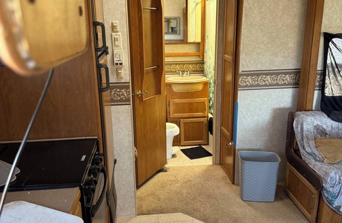 Carrizozo House | Cozy 2-bedroom RV in enchanting Carrizozo with AC on 5.5 acres!