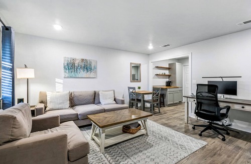 Covington Apartment | Cozy 2Bed 1Bath Property Near Downtown Covington and St. Tammany Hospital