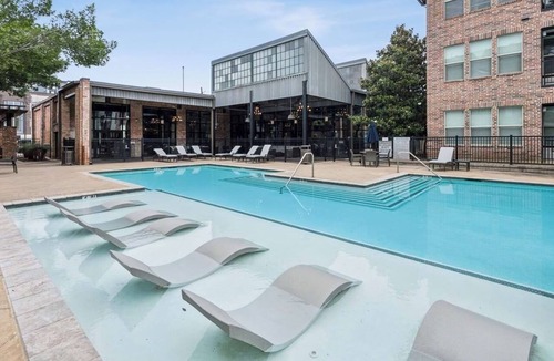 Dallas Apartment | Cozy 2BR Corporate Stay Near UT Southwestern & Love Field