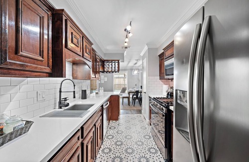 Clodine House | Cozy 4BR Houston Home in International District Fast Wi-Fi, fully stocked kitchen, 2 free parking spots, and pet-friendly!