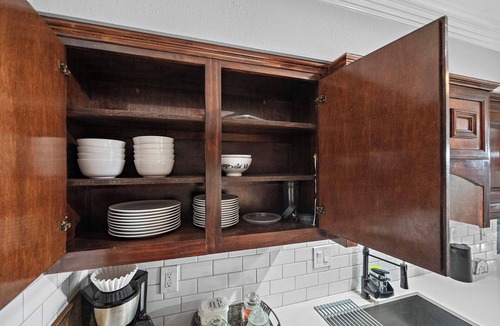 Clodine House | Cozy 4BR Houston Home in International District Fast Wi-Fi, fully stocked kitchen, 2 free parking spots, and pet-friendly!