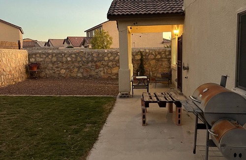 Biggs Field House | Cozy and Charming Home in El Paso Suburbs