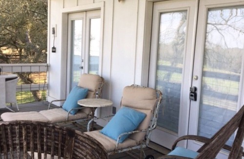 Burton House | Cozy and comfortable one bedroom with kitchen and with pasture view.