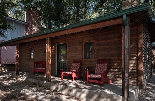 Ruidoso Cabin | Cozy Bear 7, 2BRs, Fireplace, Midtown, Sleeps 6