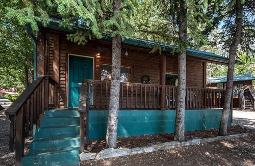 Ruidoso Cabin | Cozy Bear 8, 1 BR, Fireplace, Midtown, Grill, Sleeps 4