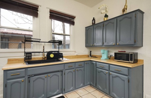 South Broadway House | Cozy Bungalow Downtown Albuquerque/ close to hospitals