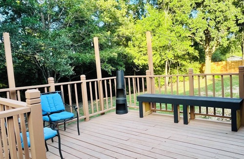Burton Cottage | Cozy Cabin 5 minutes to Boat Ramp at Sommerville Lake. Pet friendly!