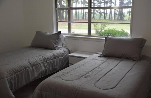 Canton House | Cozy Canton Cottage-3 Bedroom/2 Bath-sleeps 8. 8 mi from 1st Monday Trade Days