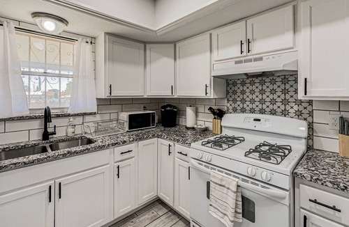 Biggs Field House | Cozy Casita in El Paso Near Airport