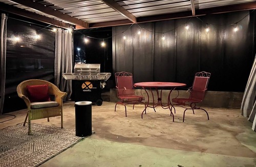 Brownwood House | Cozy & Convenient Bungalow - Downtown & HPU