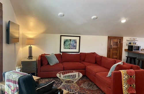 Clarksville House | Cozy Cool Apartment on 6th Street! WALK TO ACL FEST!