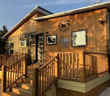 Cedar Creek House | Cozy Cottage Retreat in Nature