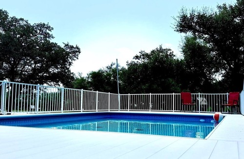Mountain Home RV Rental | Cozy Glamping Yurt with Wildlife Views near Mountain Home, Texas