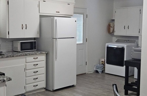Greenville House | Cozy Home near downtown Greenville TX, Privacy Fence- See Promotional Rates