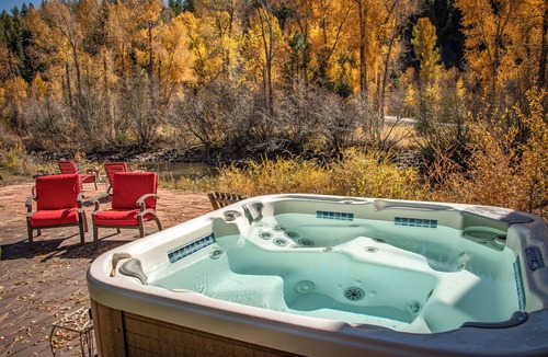 San Juan River Village House | Cozy Home w/Hot Tub: 7 Mi to Pagosa Hot Springs