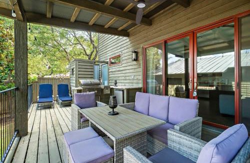 Spicewood House | Cozy Lake Cabin - 1BR - Pickleball - BBQ - Firepit