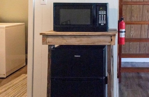 Cisco Cabin | Cozy Lakeside Cabin with Private Dock & Resort Access Near Lake Cisco, Cisco, TX