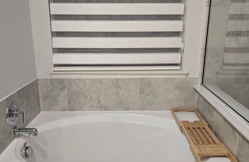Aubrey House | Cozy Luxury Getaway near Frisco and Prosper
