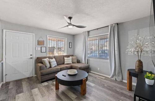 Biggs Field Apartment | Cozy Modern Retreat 2BR 1BA Near Fort Bliss