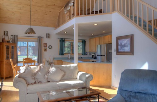 South Fork Cabin | Cozy Mountain Cabin | Near Wolf Creek Ski Area