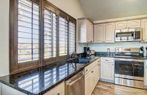 Old Town Cottage | Cozy Pet Friendly Cottage nestled right in the heart downtown Port A!