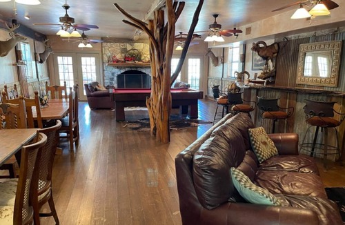 Tarpley Cabin | Cozy ranch in the Texas Hill Country with amazing cabins and breathtaking views!