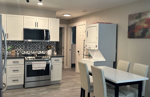 Huning Highland Historic District Apartment | Cozy Retro Downtown Living