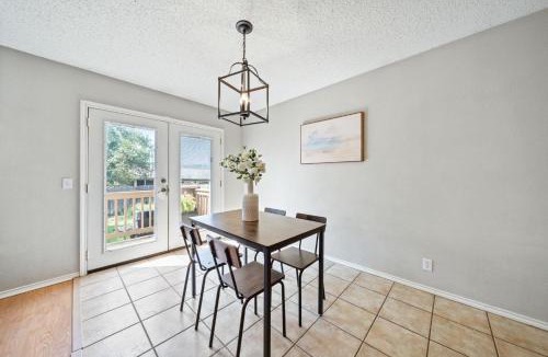 Cat Hollow House | Cozy Round Rock Retreat 3BR Home Near Austin