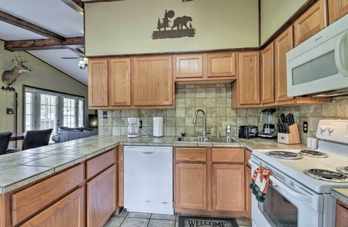 Ruidoso House | Cozy Ruidoso Cabin w/Hot Tub & Game Room!
