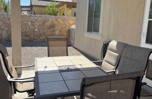 Chamberino House | Cozy Transmountain El Paso Home with Garage, 4-Bed & 2-Living Areas