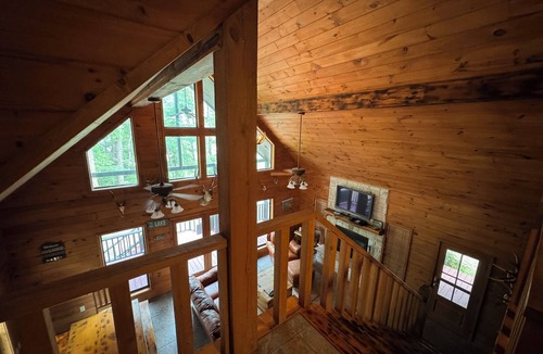 Jasper Cabin | Cozy waterfront house in quiet neighborhood!