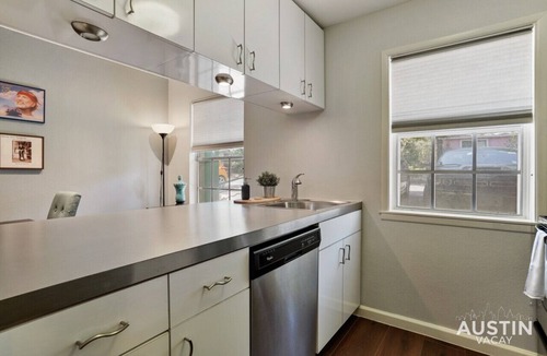Bouldin Condo | Crockett #120 xxxxxx