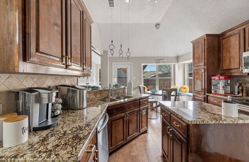 Buckner Terrace - Everglade Park House | Dallas: Close to downtown, Zoo, Fairpark, Arboretum, White Rock Lake