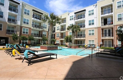 Las Colinas Apartment | Dallas–Fort Worth Crew-Ready 2BR · Pool+Gym·Irving