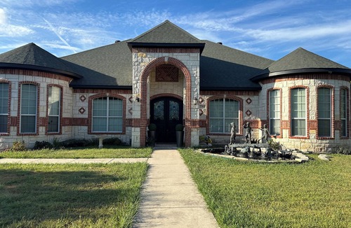 Dallas House | Dallas Horse Property on 5 acres, "a little piece of paradise."