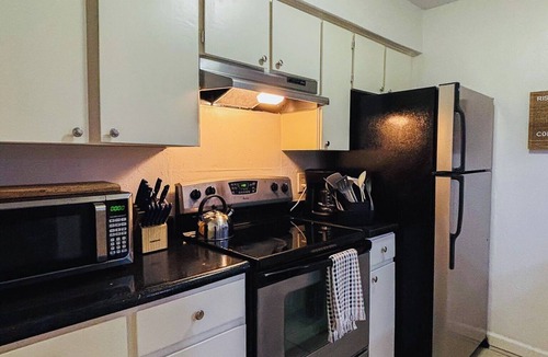Knox - Henderson Apartment | Dallas Oasis