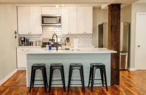 Dallas House | Dallas Retreat Near White Rock|3BR| Nell Haven Homes. 35 mins from World Cup games!
