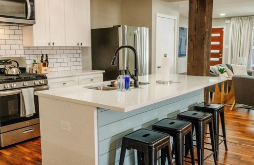 Dallas House | Dallas Retreat Near White Rock|3BR| Nell Haven Homes. 35 mins from World Cup games!