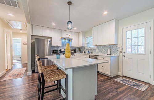 Dallas House | Dallas's Urban Oasis ~A Secluded Haven in Dallas~