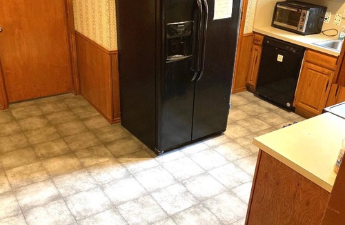 Far North Dallas House | Dallas TX. Big discount private bedroom, Queen bed high Wi-Fi, TV. share kitchen