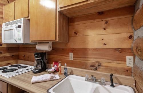 Ruidoso Cabin | Dancing Bear | Front Porch, Midtown
