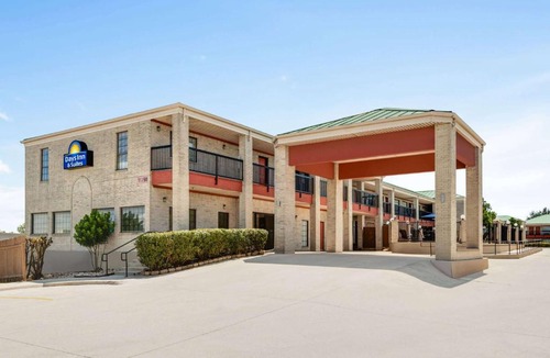 Wetmore Hotel | Days Inn by Wyndham San Antonio Near Fiesta Park