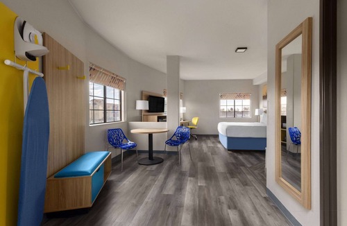 Cortaro Hotel | Days Inn & Suites by Wyndham Tucson/Marana