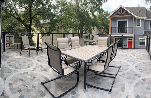 Hancock House | Decked-Out near DKR Stadium and UT 4-bedroom NEW house in the Heart of Austin!