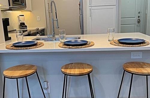 Deep Ellum Apartment | Deep Ellum Comfort Stay, Sleeps 5 - Walk to Nightlife & Dining