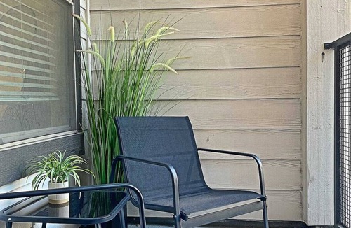 Deep Ellum Apartment | Deep Ellum Comfort Stay, Sleeps 5 - Walk to Nightlife & Dining