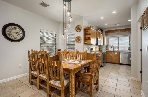 Las Cruces House | Desert Gem in Las Cruces w/Vigas & Southwest Flair